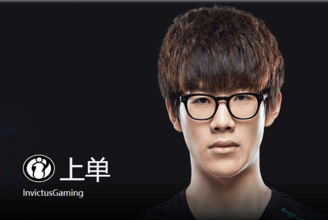 华体会APPTheShy回归赛场,战术调整首场状态亮眼,加拿大队观众沸腾!的简单介绍