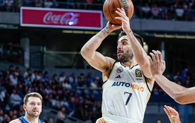 华体会APP今晨体能课后;罗马篮板制胜备战西甲;管理层满意;团队化学反应显著的简单介绍