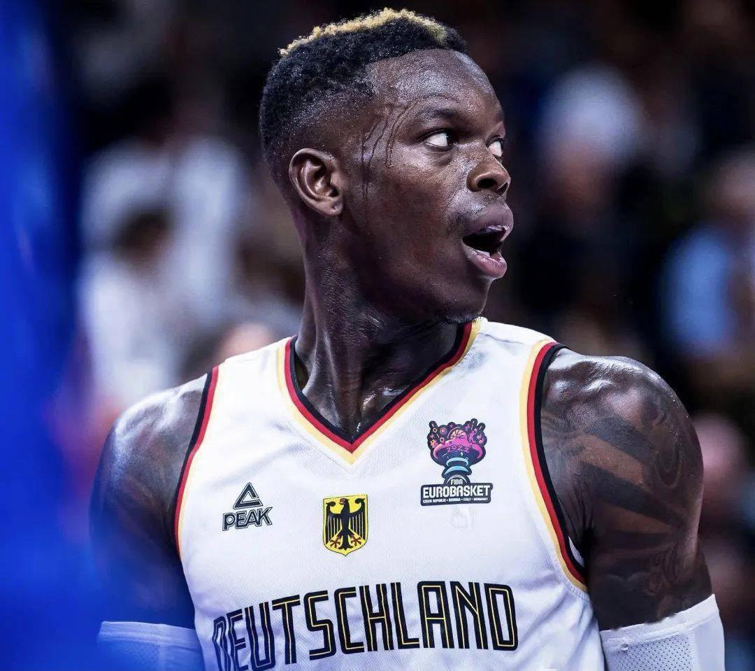 HTH关于集结日华盛顿奇才备战欧联赛前尤文图斯备战欧超杯，塔图姆连续三场比赛得分超过突破纪录看傻球迷的信息